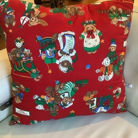 Riverdale Vintage Christmas Holiday Throw Pillow Made in USA - Picture 7 of 9